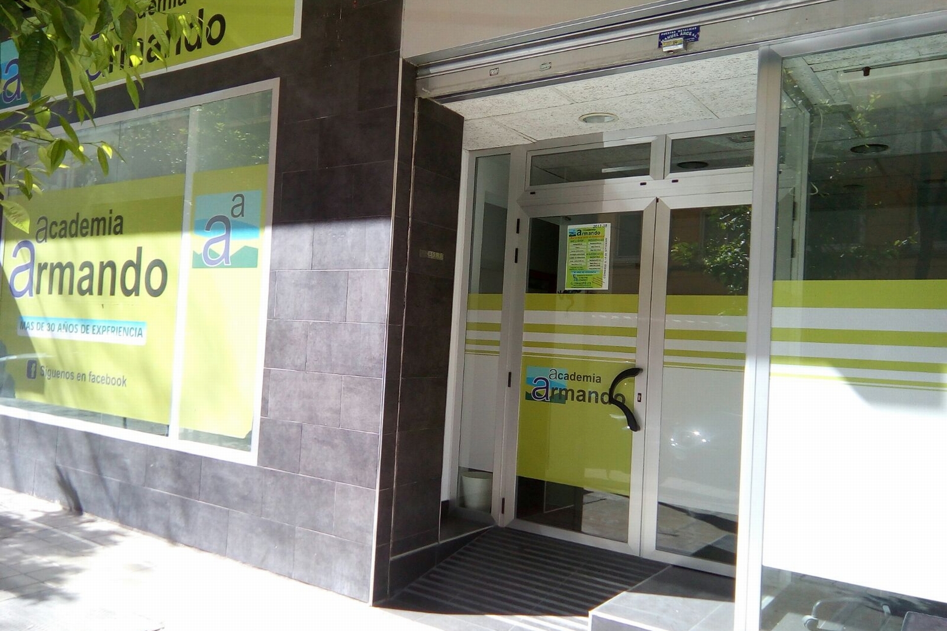 ?php echo strip_tags($slide['banneritem']['title']) ?>